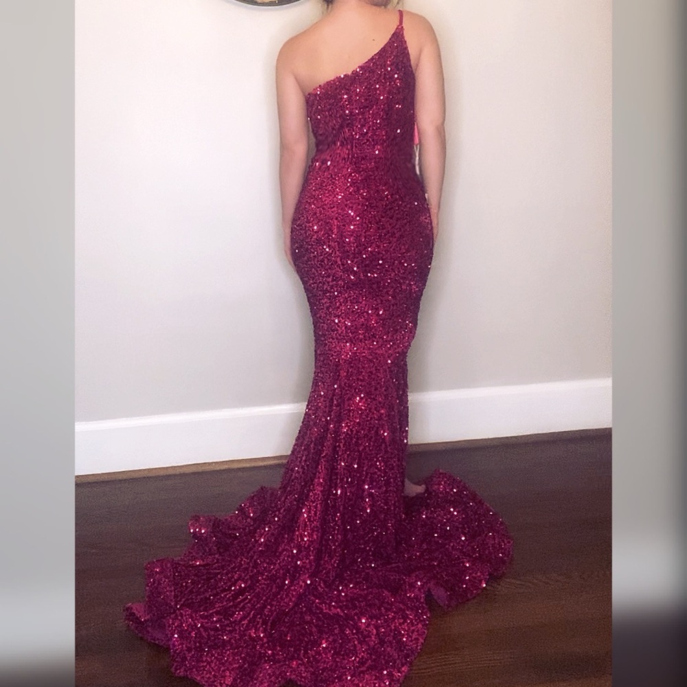 Magenta sparkly one shoulder tight fitting prom dress or evening gown - Picture 5 of 5